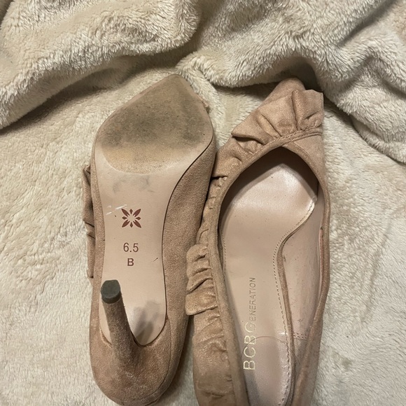 Bcbg beige ruffle pump - Picture 4 of 8